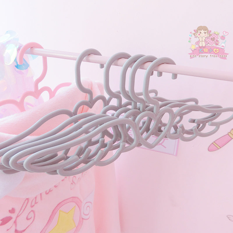 Angel tie hanger The Unalia Brand