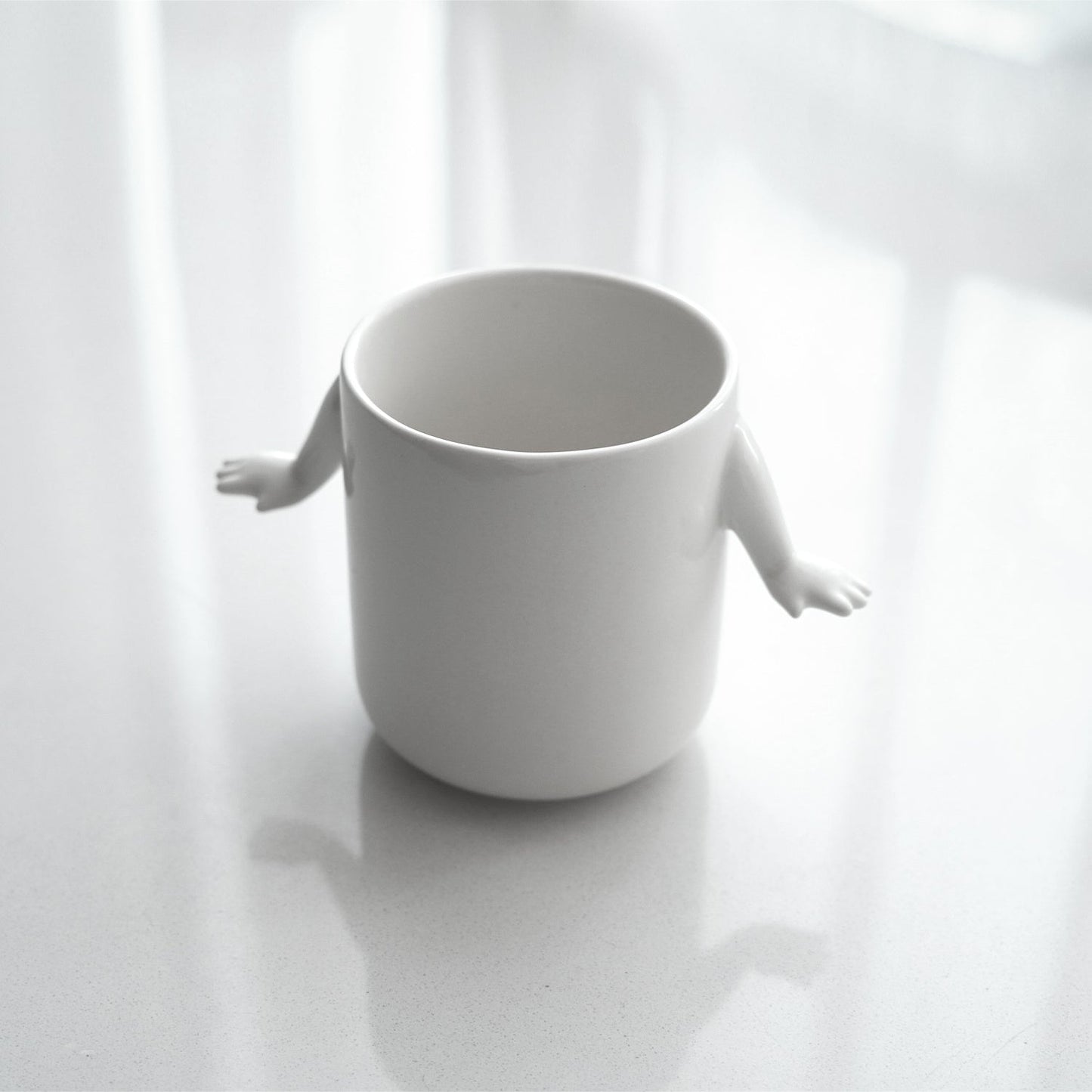 Creative Fashion Ceramic Hand-holding Mug The Unalia Brand