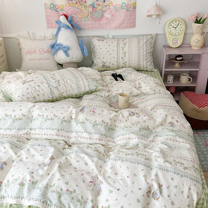 Vintage Printed Four-Piece Bedding Set The Unalia Brand