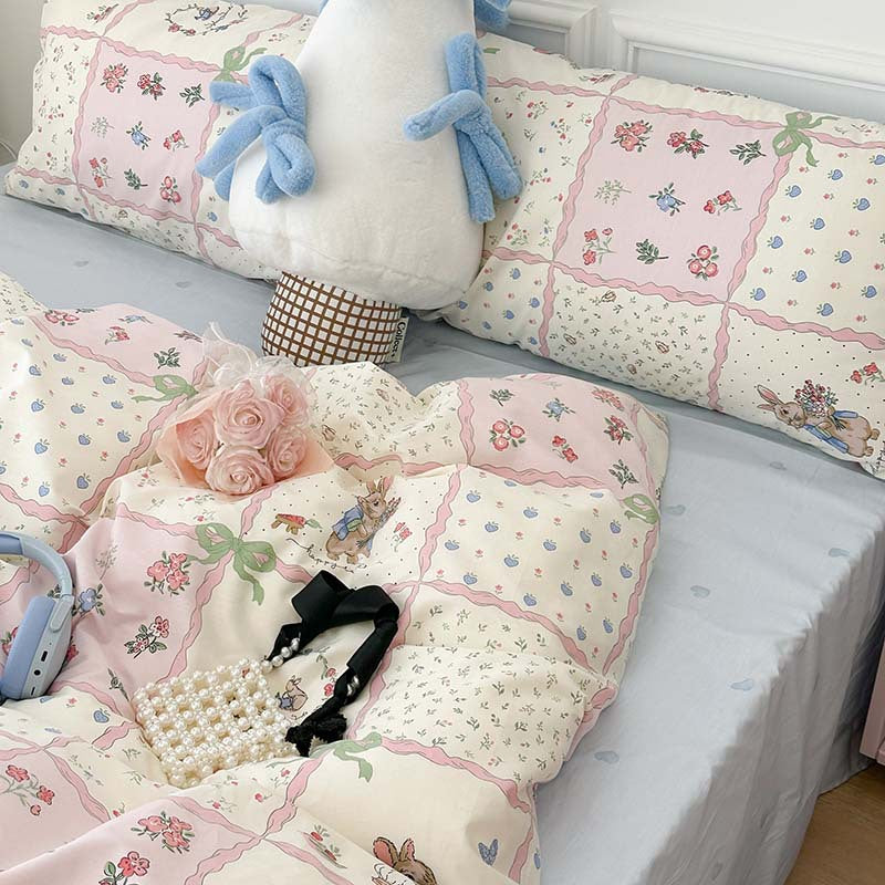 Vintage Printed Four-Piece Bedding Set The Unalia Brand