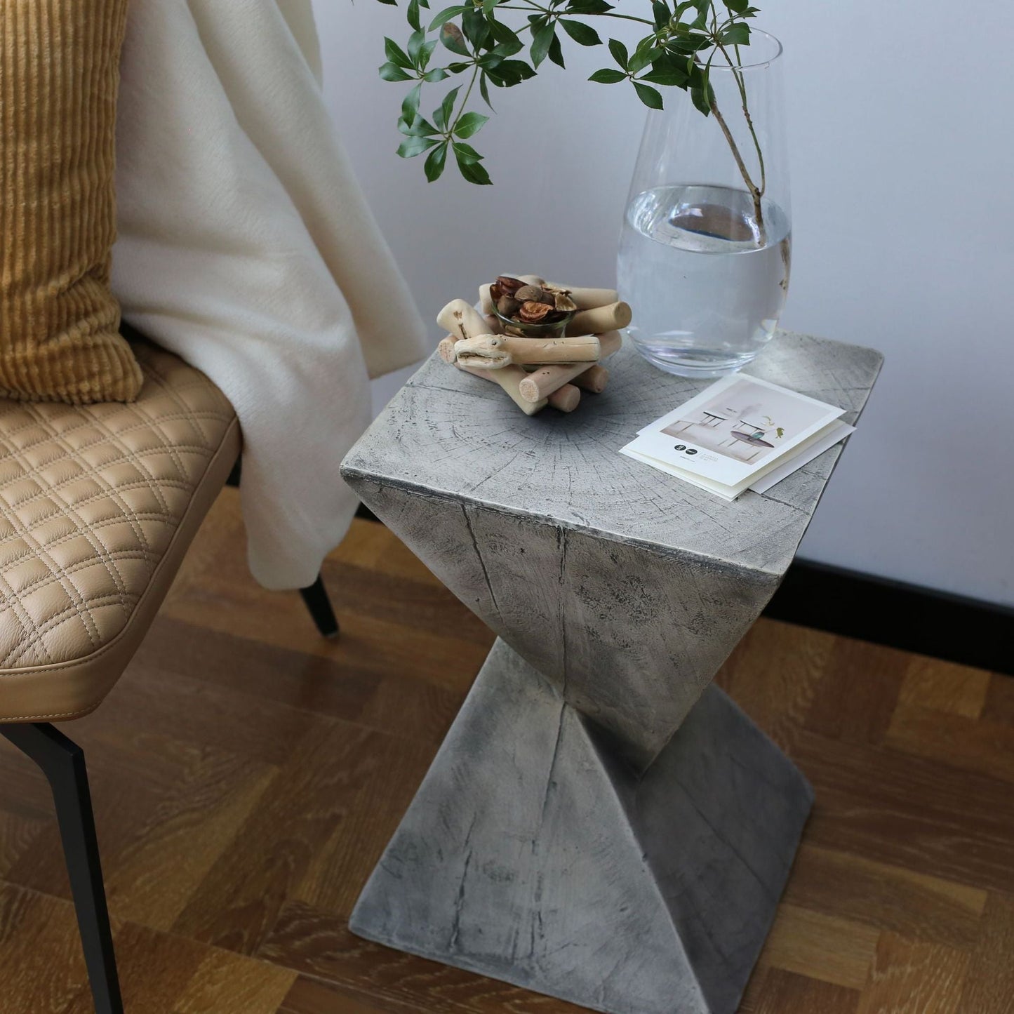 Nordic Design Edge Table, Minimalist Geometric Coffee Table The Unalia Brand